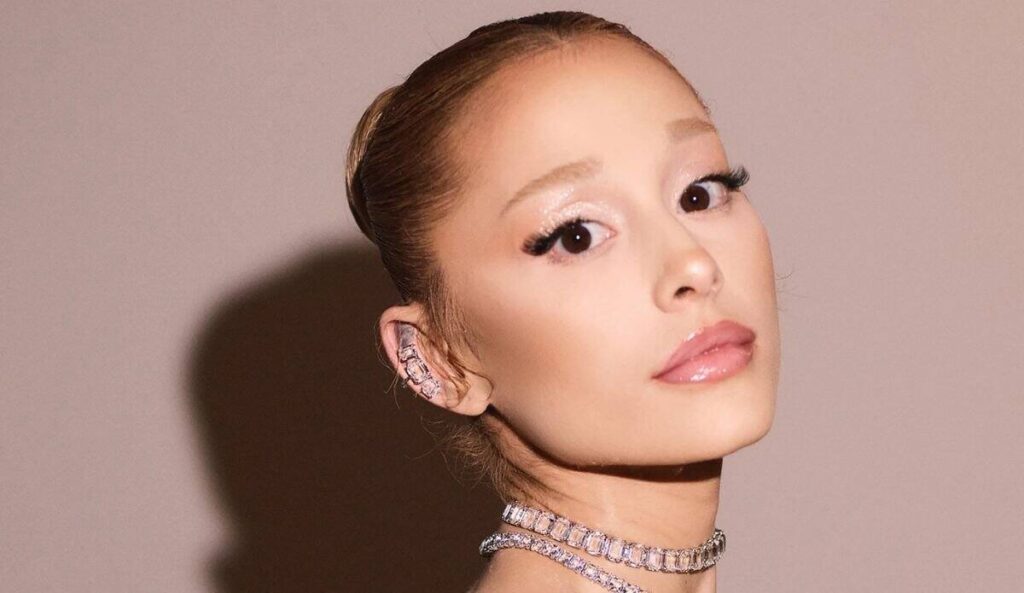 Ariana Grande entra na Justiça contra hackers após vazamento de 45 músicas inéditas