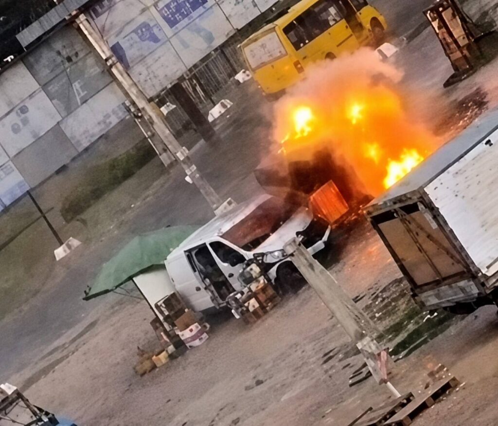Drone russo atinge trabalhador em mercado de Kherson: a nova face tecnológica da guerra na Ucrânia